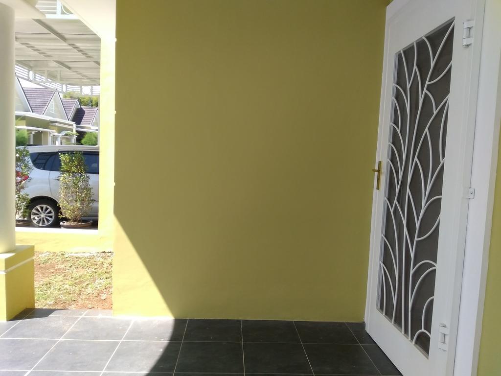 Jasmine Park Guest House Semarang Exterior photo