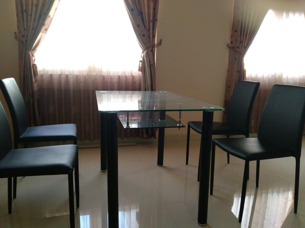 Jasmine Park Guest House Semarang Exterior photo
