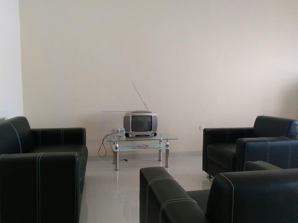 Jasmine Park Guest House Semarang Exterior photo